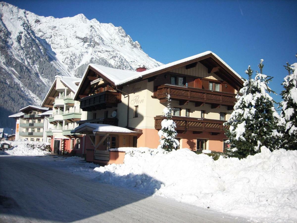 Vila Garni Flori Längenfeld Exteriér fotografie