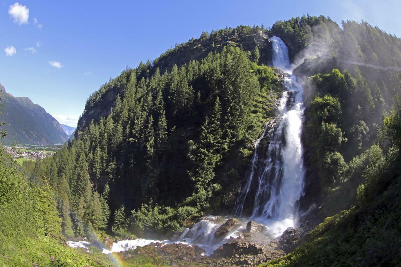 Vila Garni Flori Längenfeld Exteriér fotografie